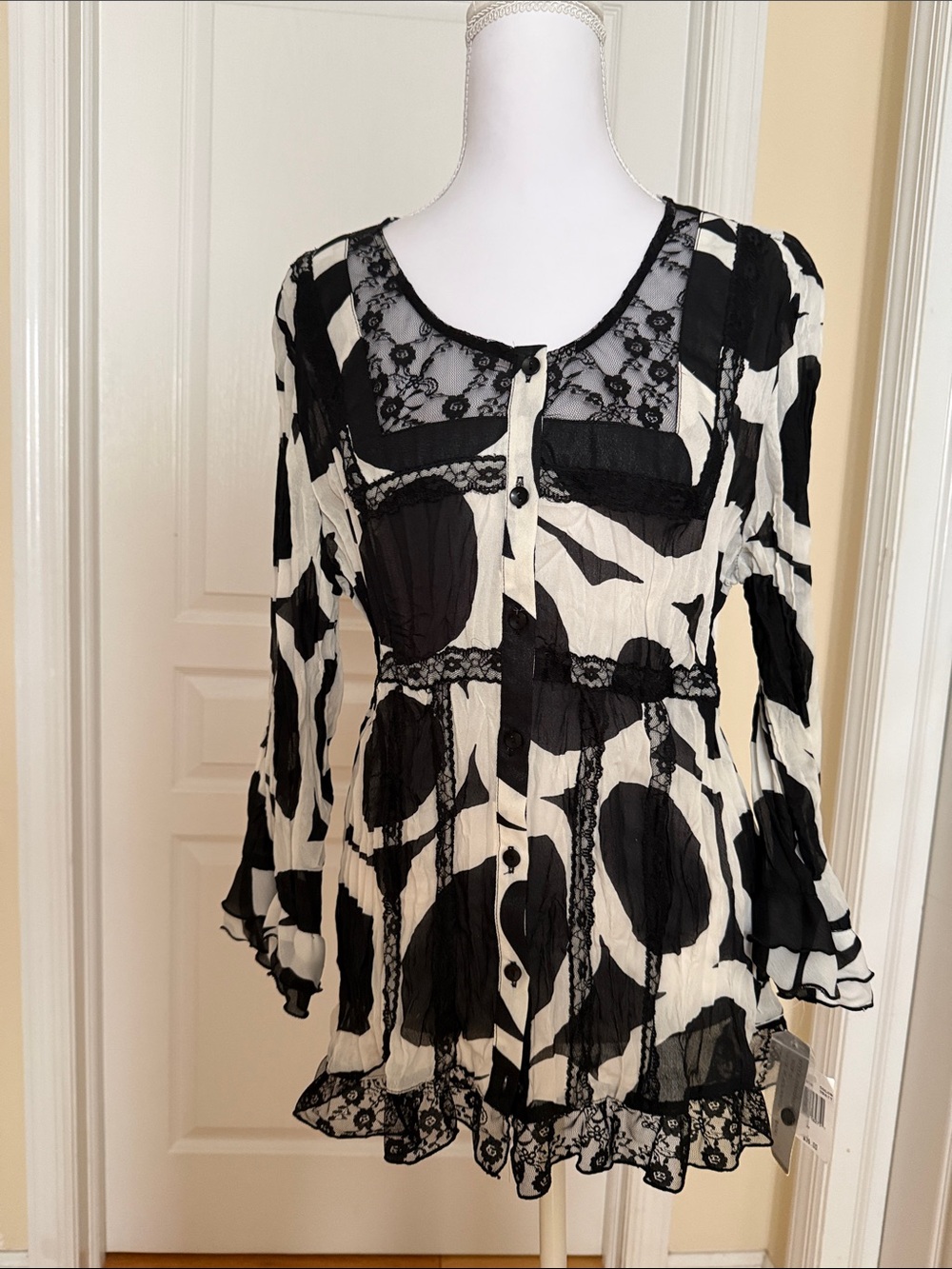 Signature by Larry Levine Black and White Lace-Trim Button Front Tunic